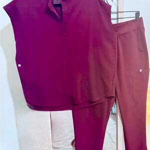 FIGS Women's Scrub Burgundy Set